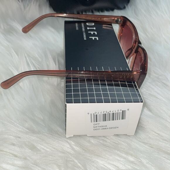 DIFF NATASHA - DUSK + DUSK GRADIENT SUNGLASSES - Picture 9 of 9